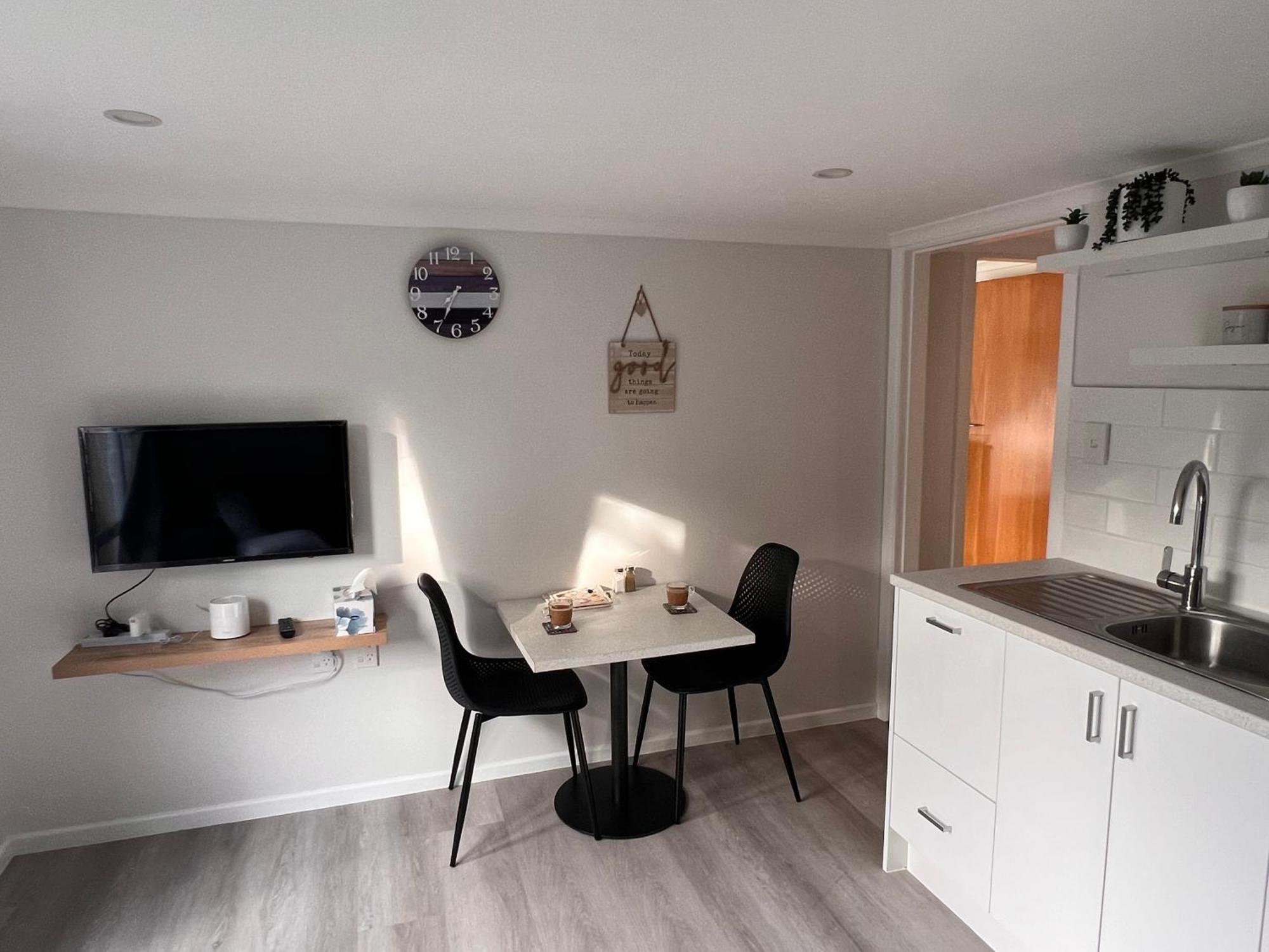 Hill View Abode Tawa Apartment