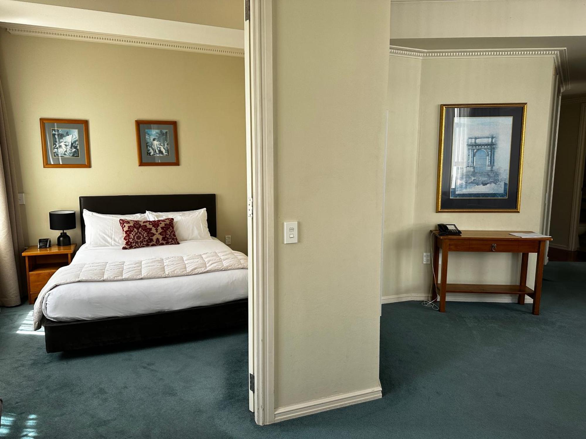 Quest Aparthotel 4*