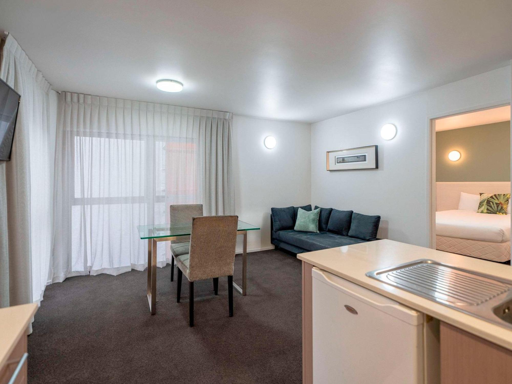 Mercure And 3*