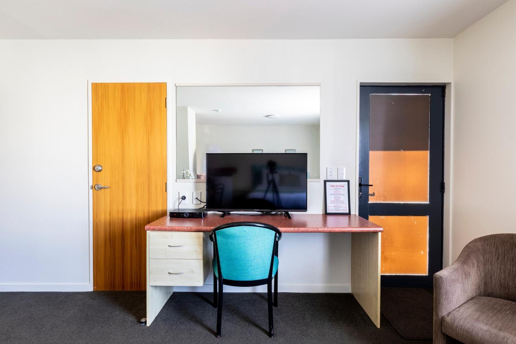 Bella Vista Motel 4*