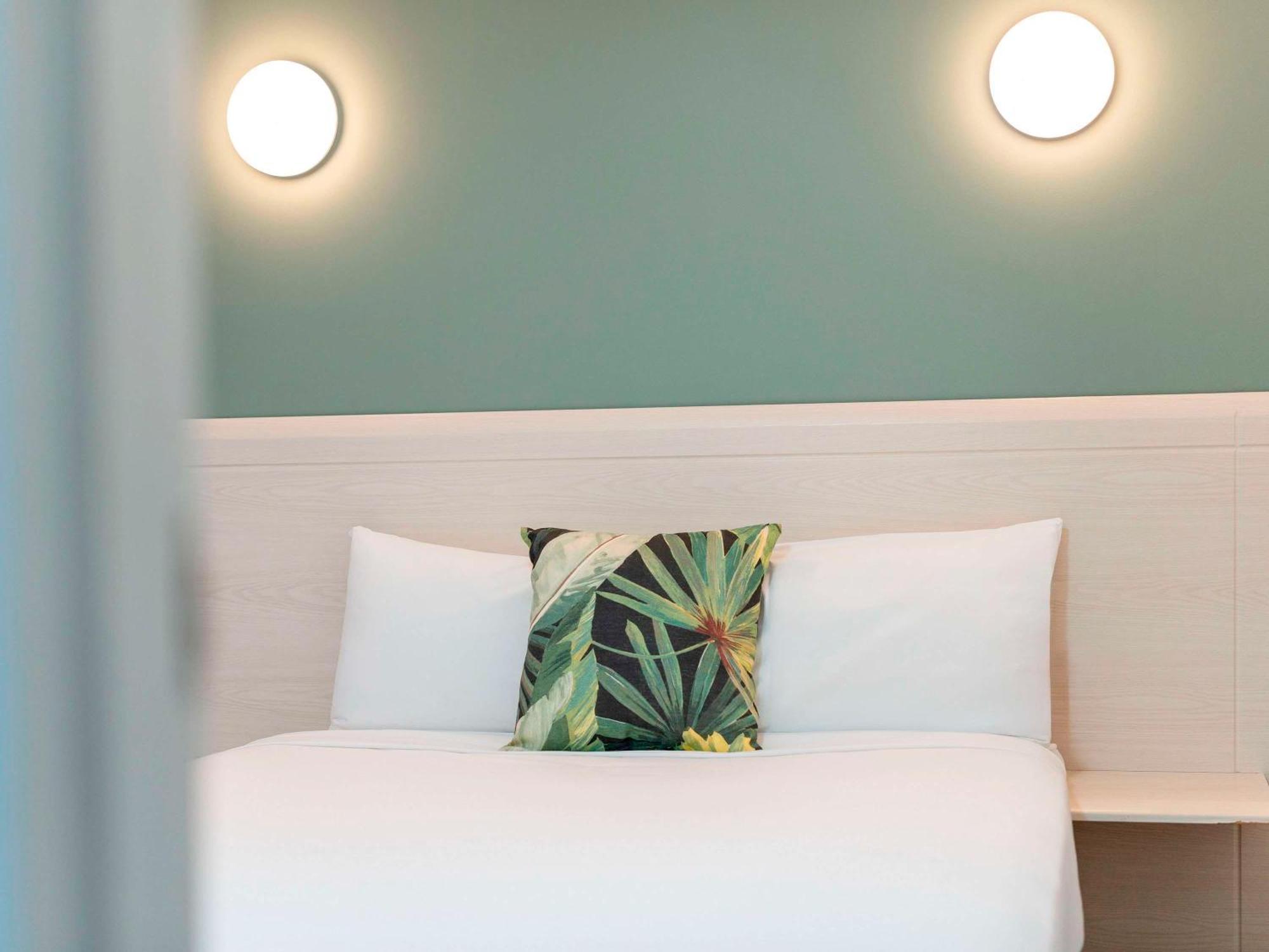 Mercure And 3*