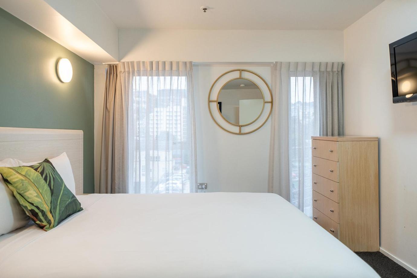 Mercure And 3*