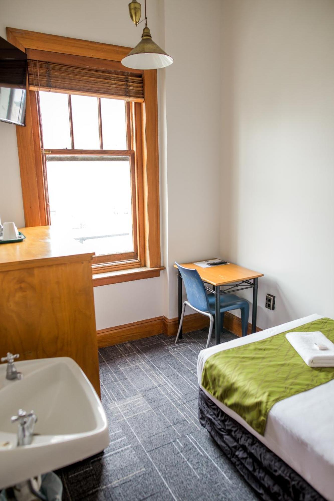Hostel The Cambridge & Backpackers