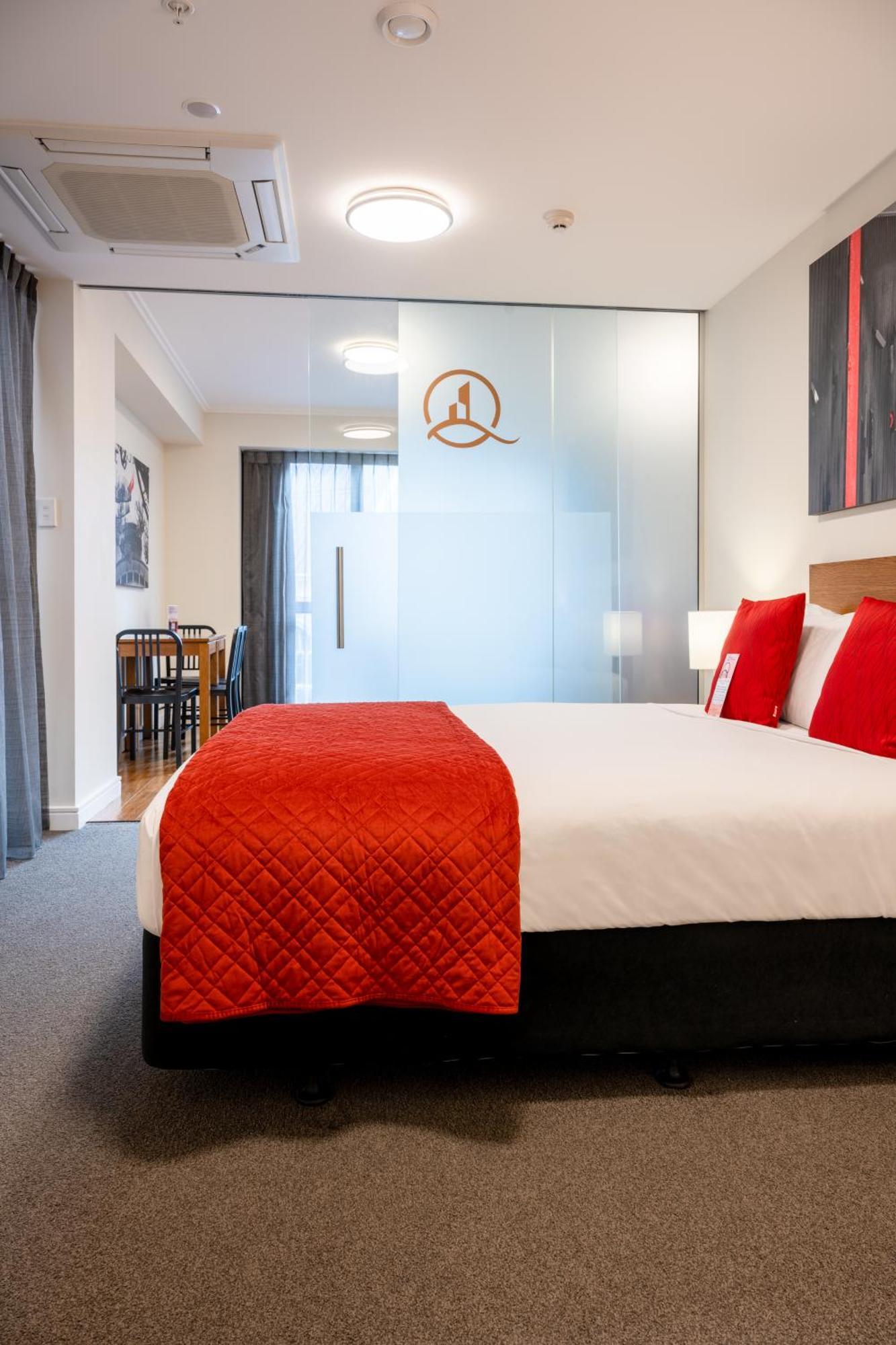 Boulcott 5*