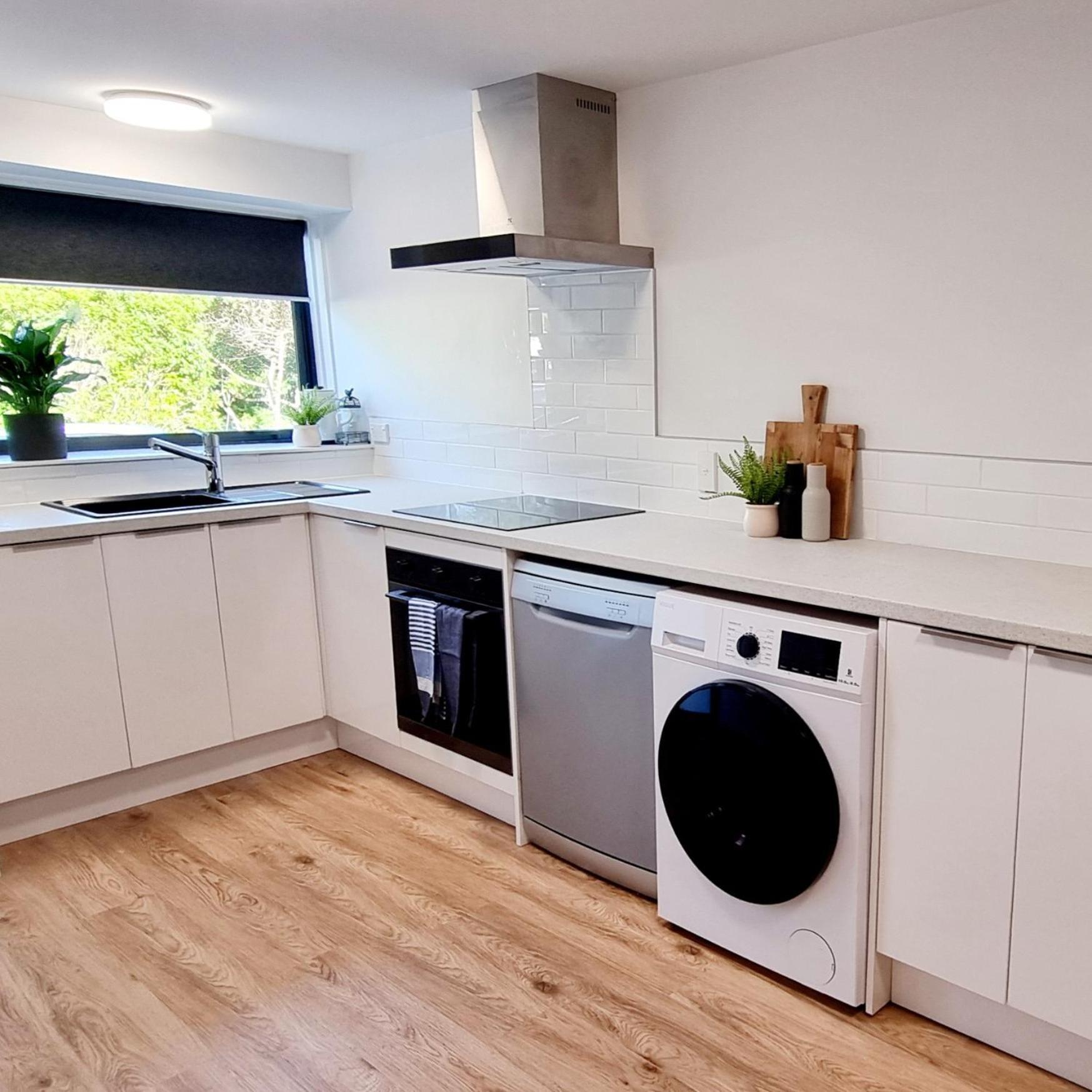 Fringe With Garage Apartment *