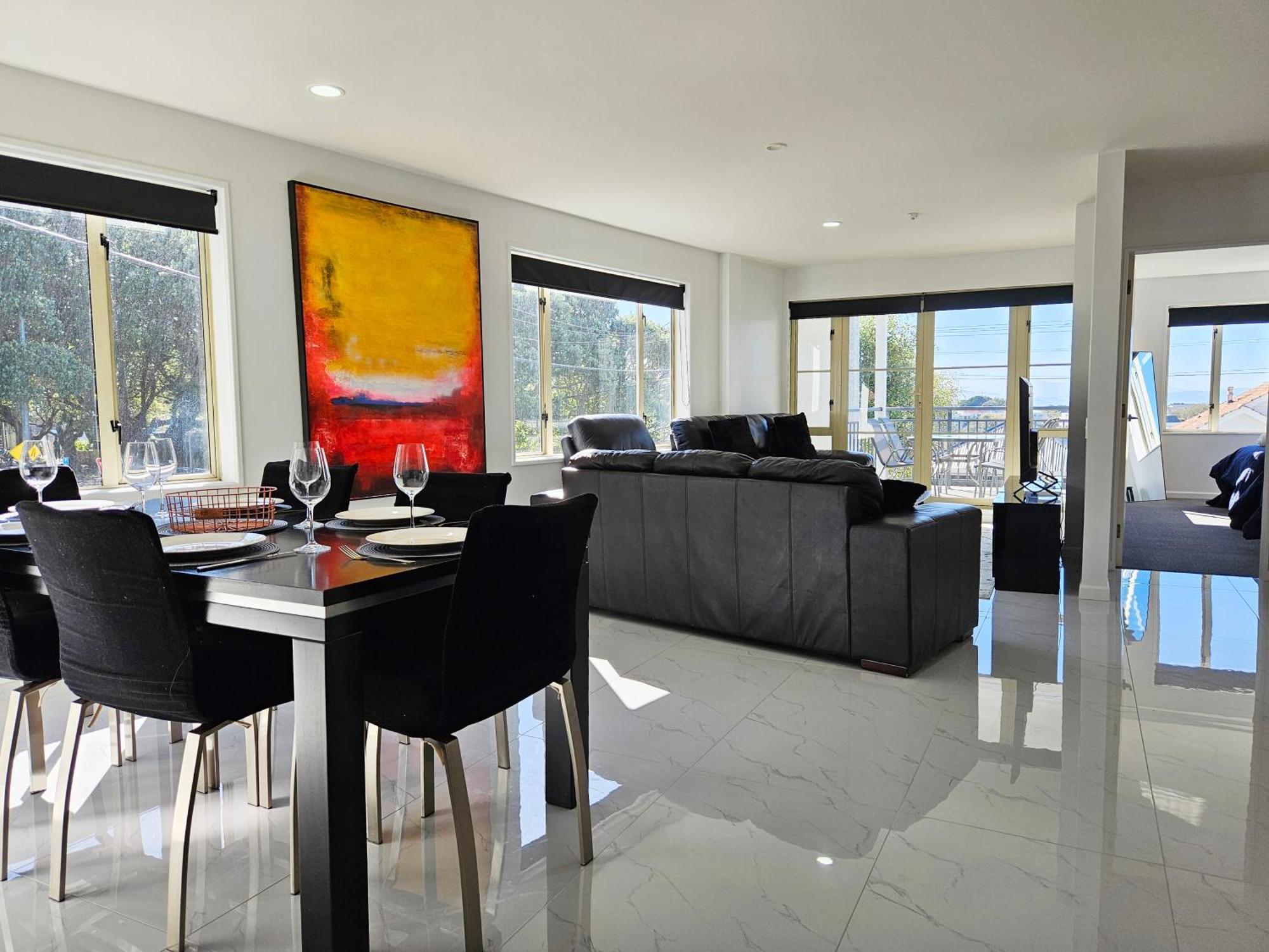 Light & Airy Heart Of Central Kelburn! Wellington