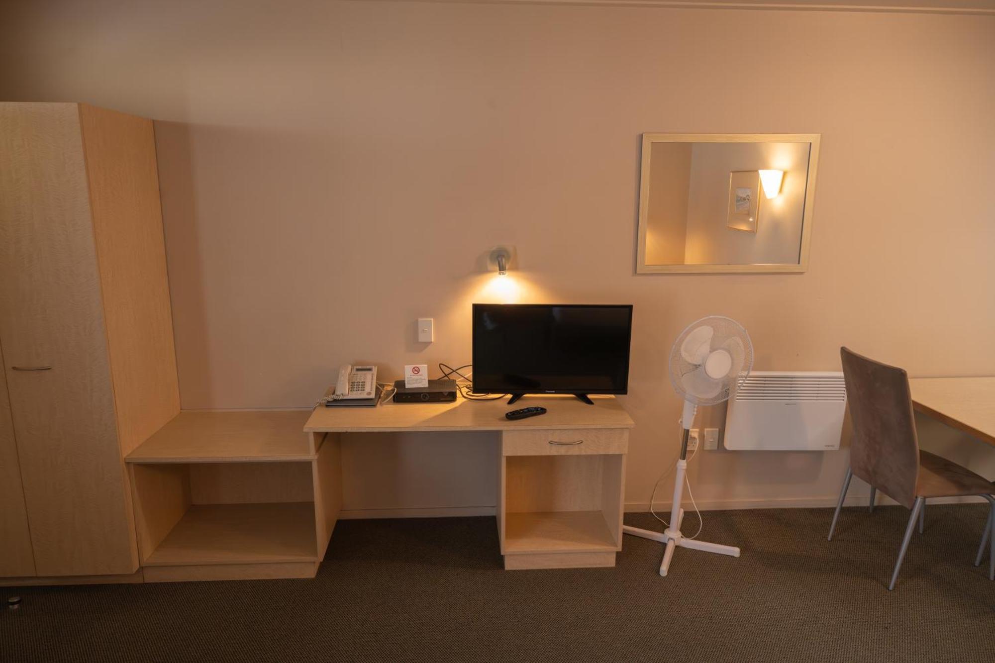 Victoria Court Motor Motel 4*