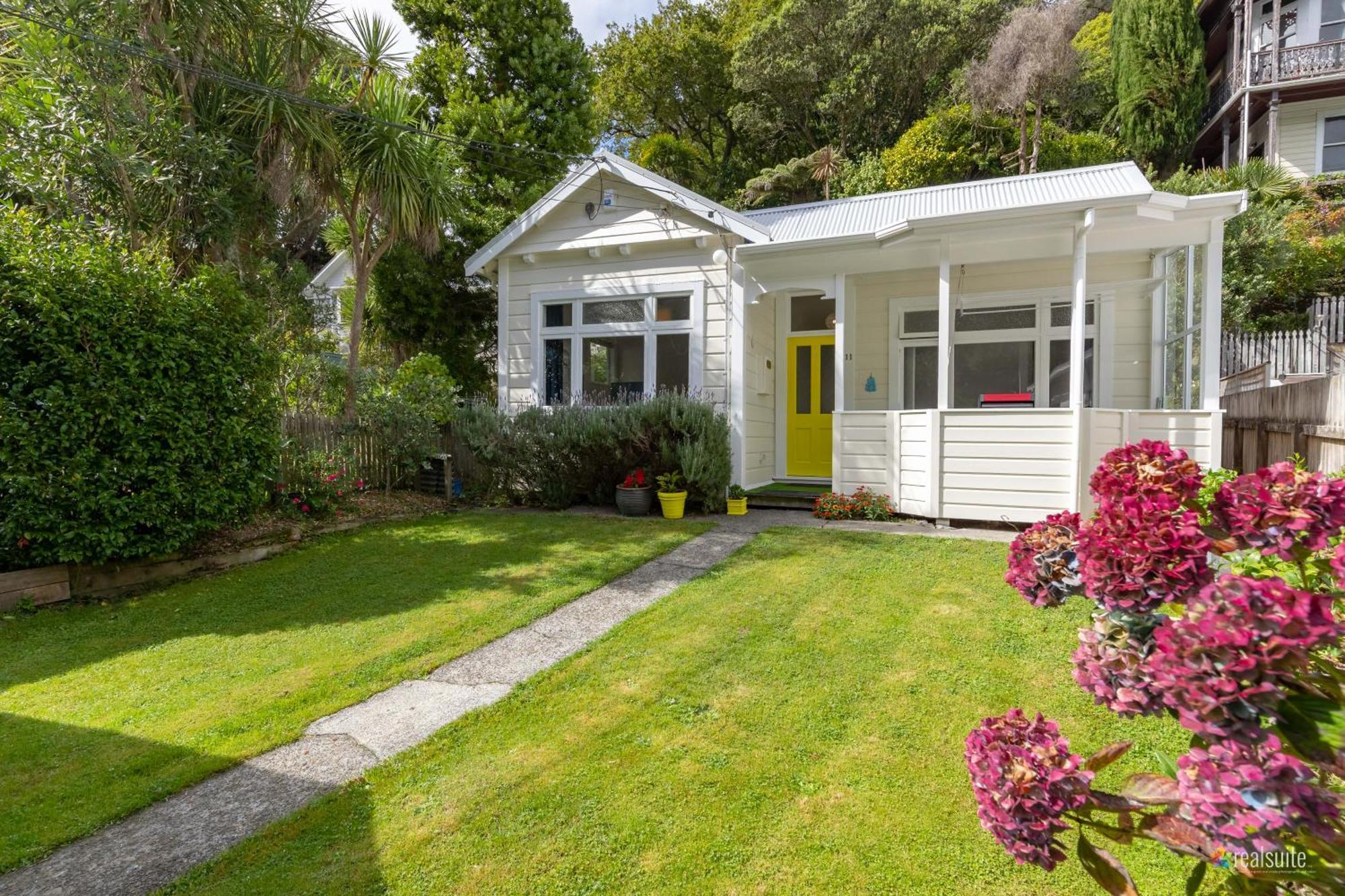 Peaceful & Private With Carparks * Wellington