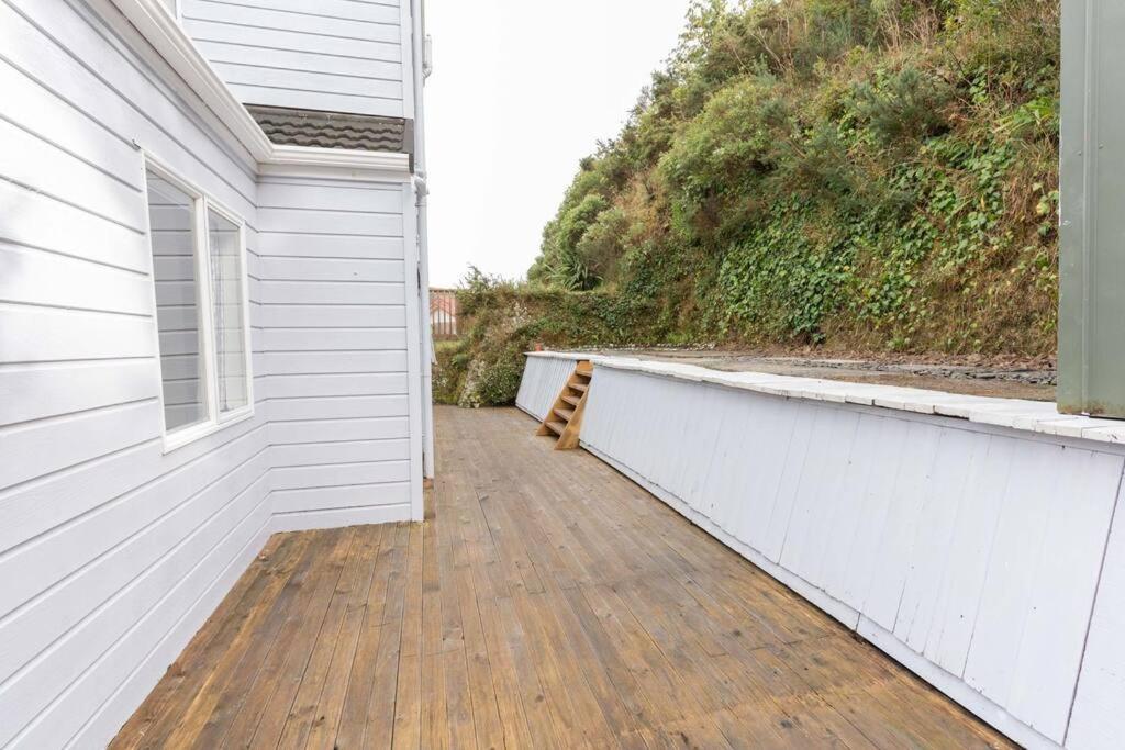 Big Sale In Winter Three Bedrooms Two Bathrooms In Karori Wellington
