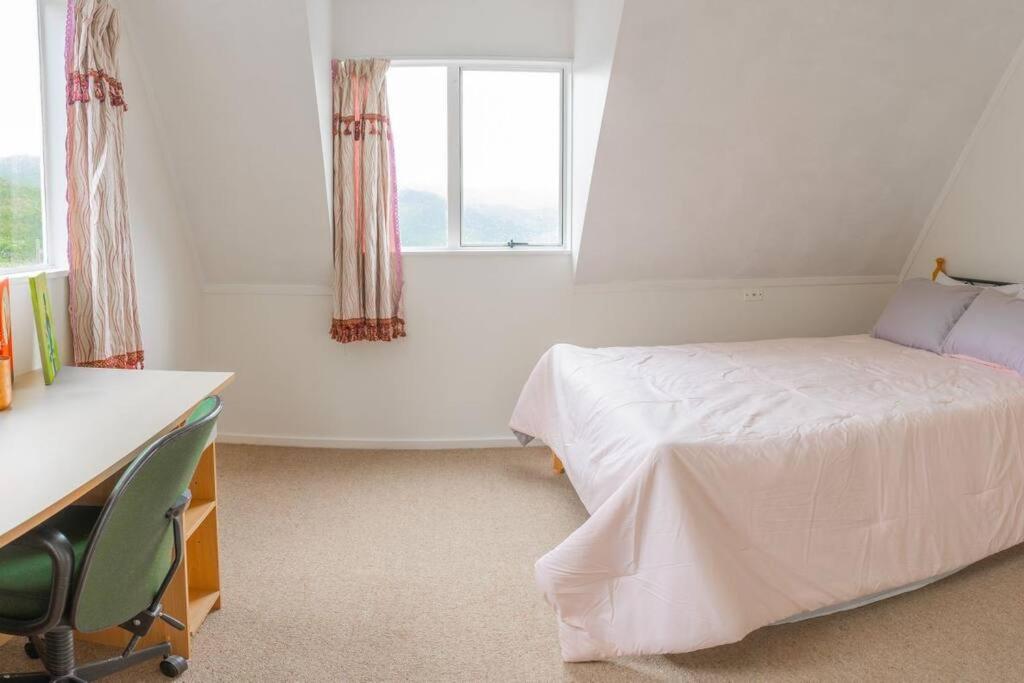 Holiday home Big Sale In Winter Three Bedrooms Two Bathrooms In Karori