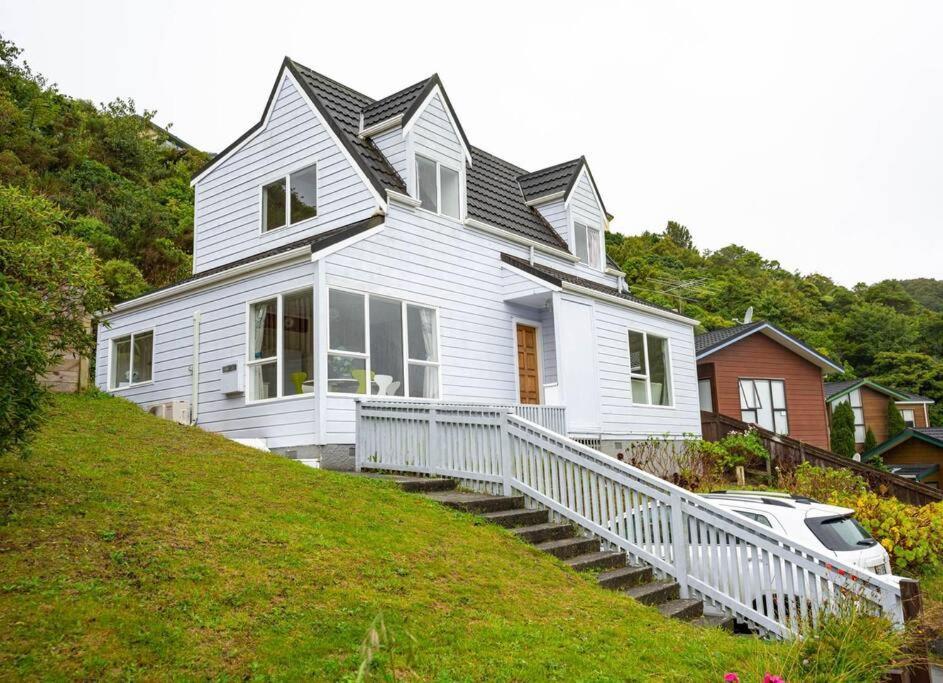 Holiday home Big Sale In Winter Three Bedrooms Two Bathrooms In Karori Wellington
