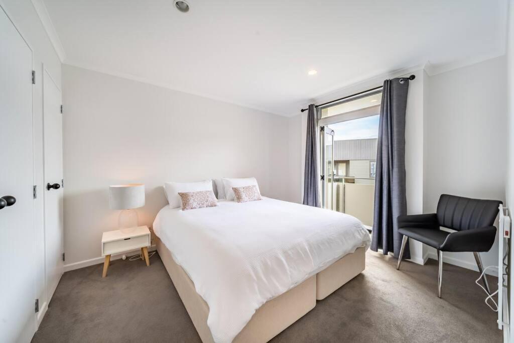 Seaside Escape, Your Coastal Getaway Wellington
