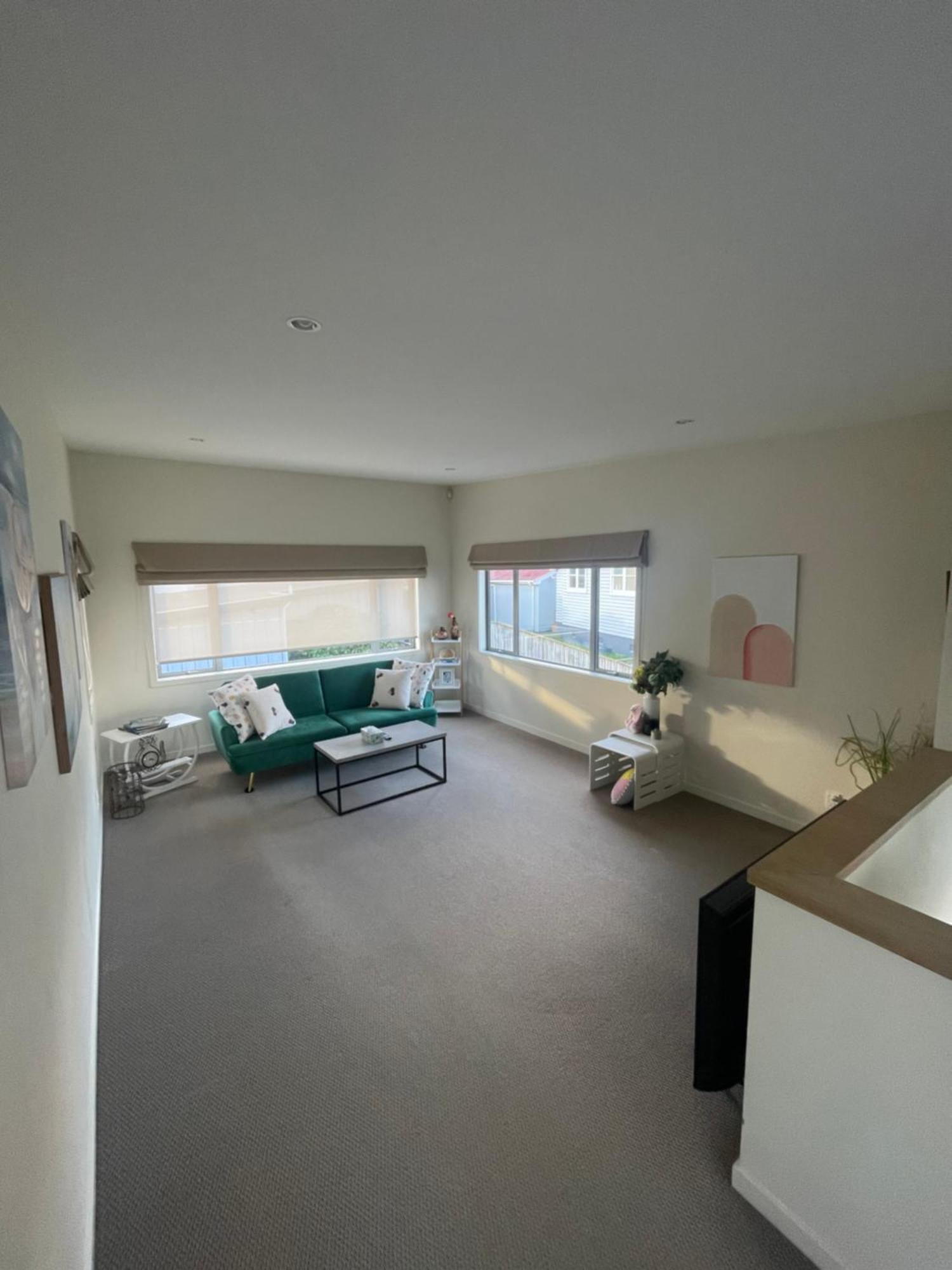 Sea Views From Sunny House *