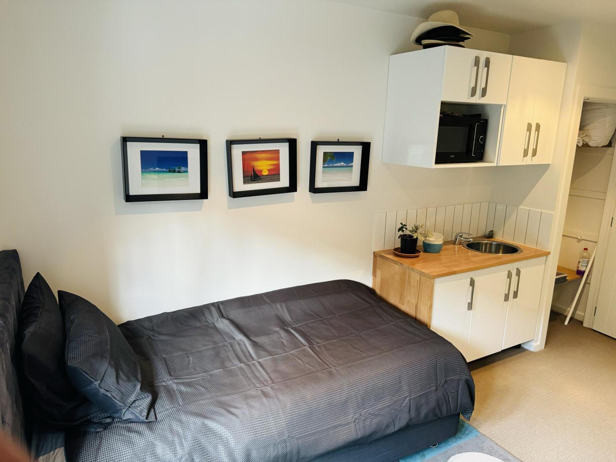 Furnished, Modern *