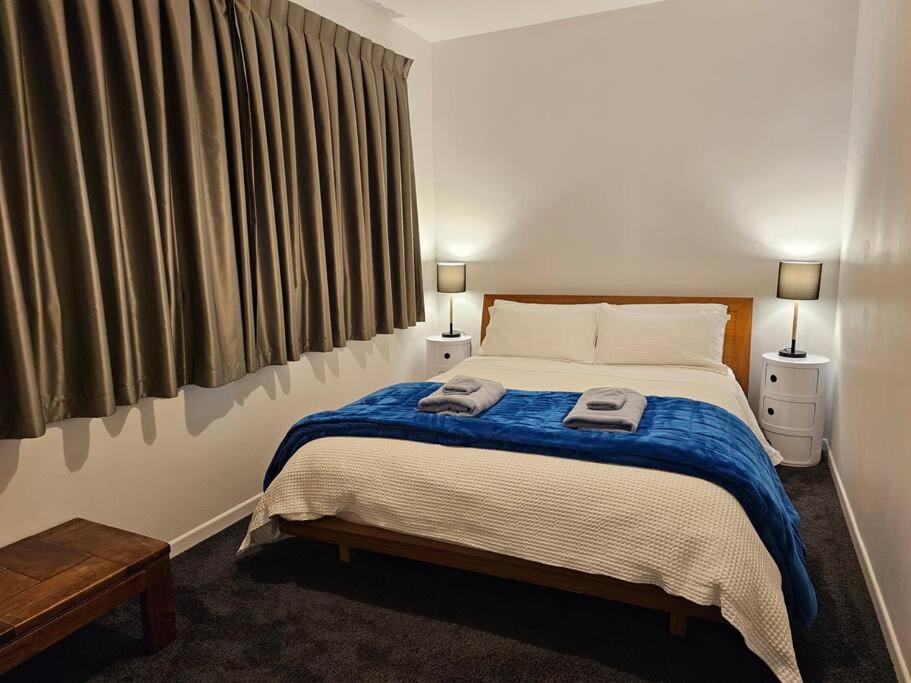Ideal Location For Groups, Family, Friends Or Work *