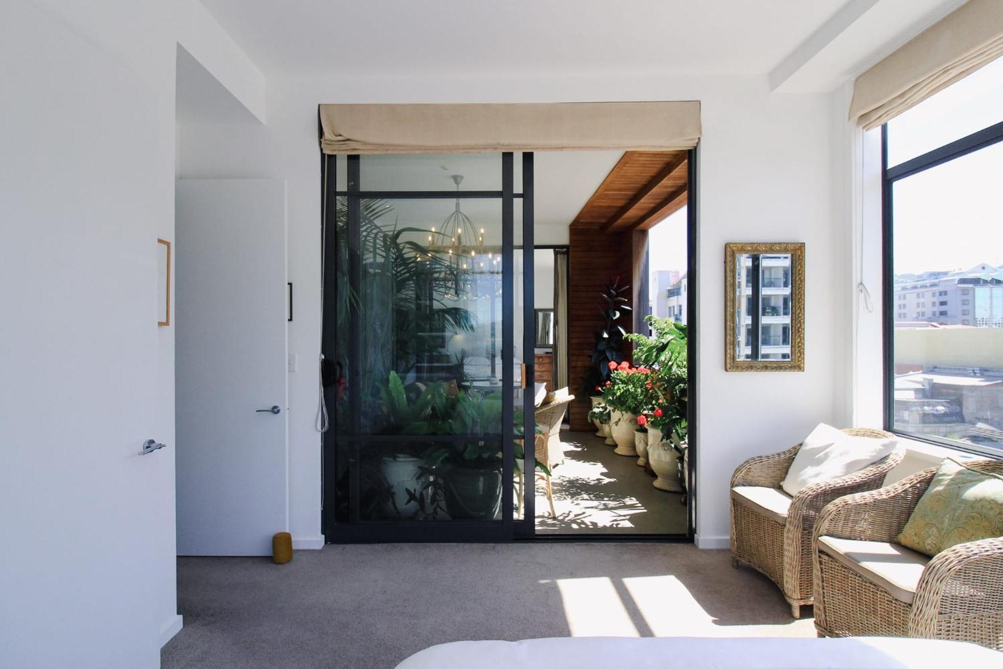 Light-filled Apartment *