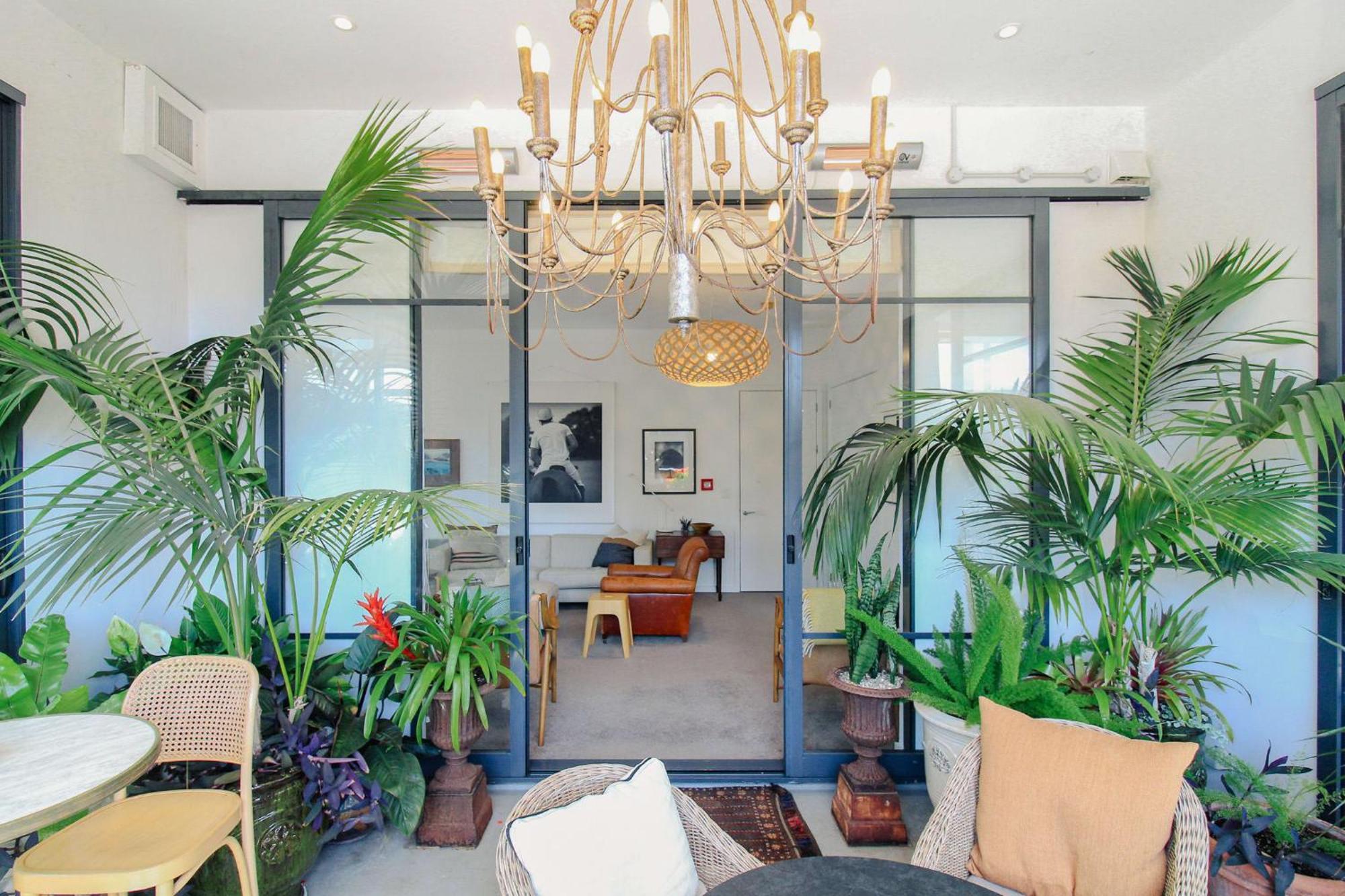 Light-filled Apartment *
