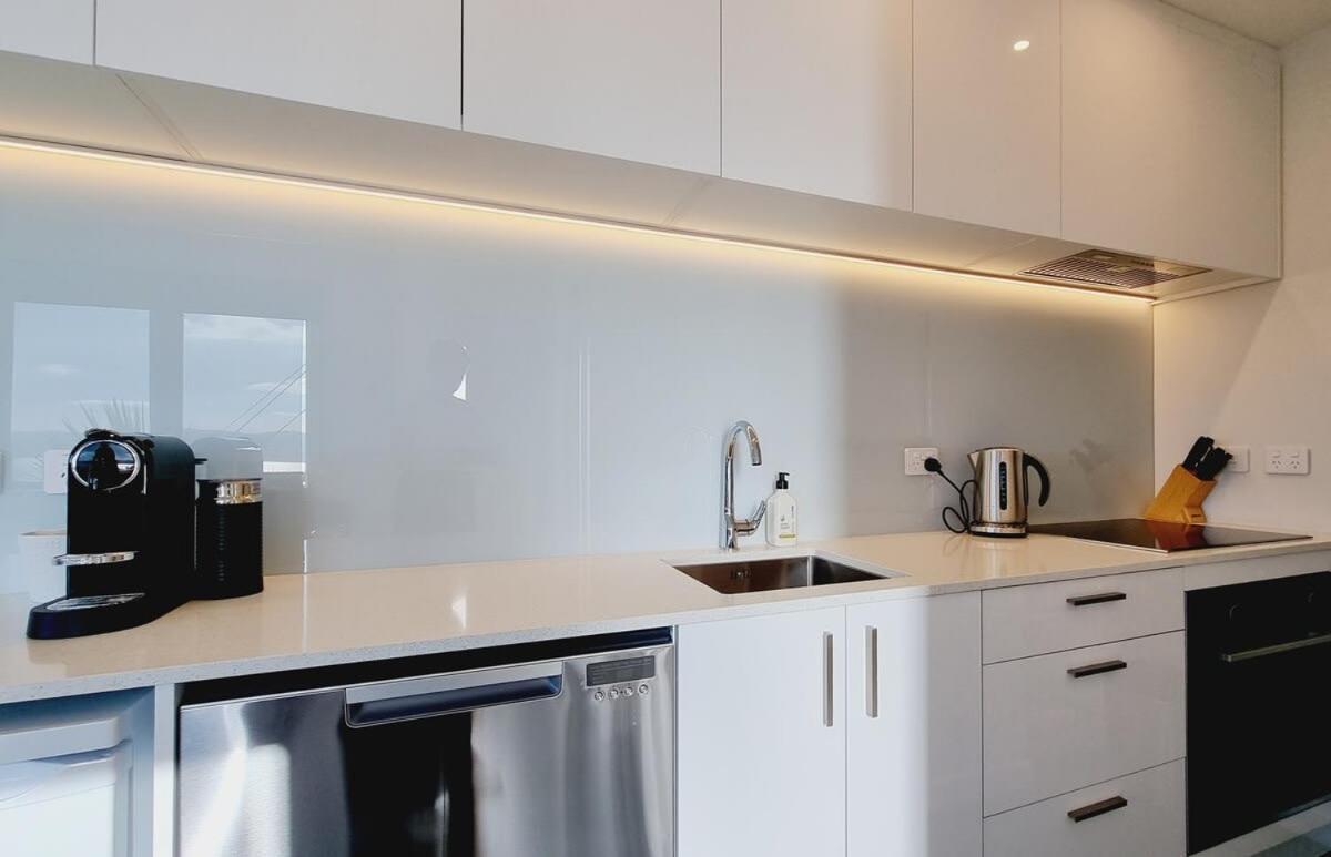 Modern Ft Stunning Harbour Views Apartment
