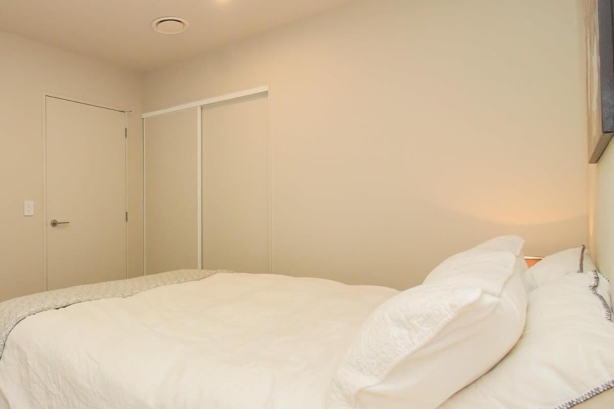 Cozy & Bright Cbd Apartment Wellington