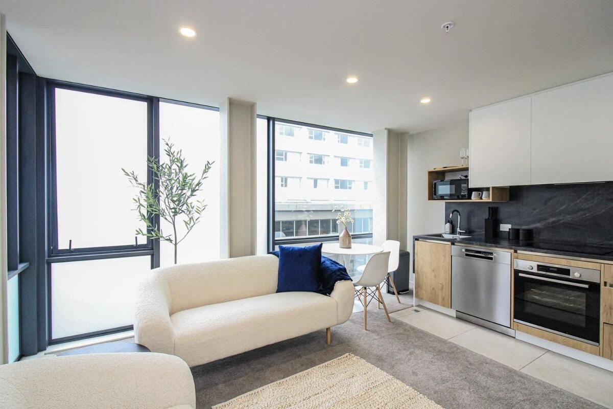 Cozy & Bright Cbd Apartment *