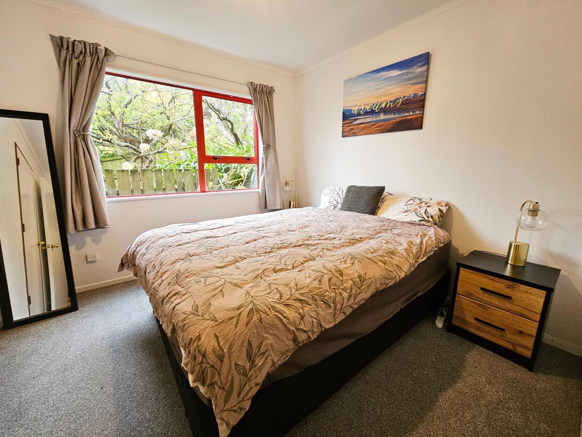 Apartment Two Bedrooms, Private With Garage, City Fringe *