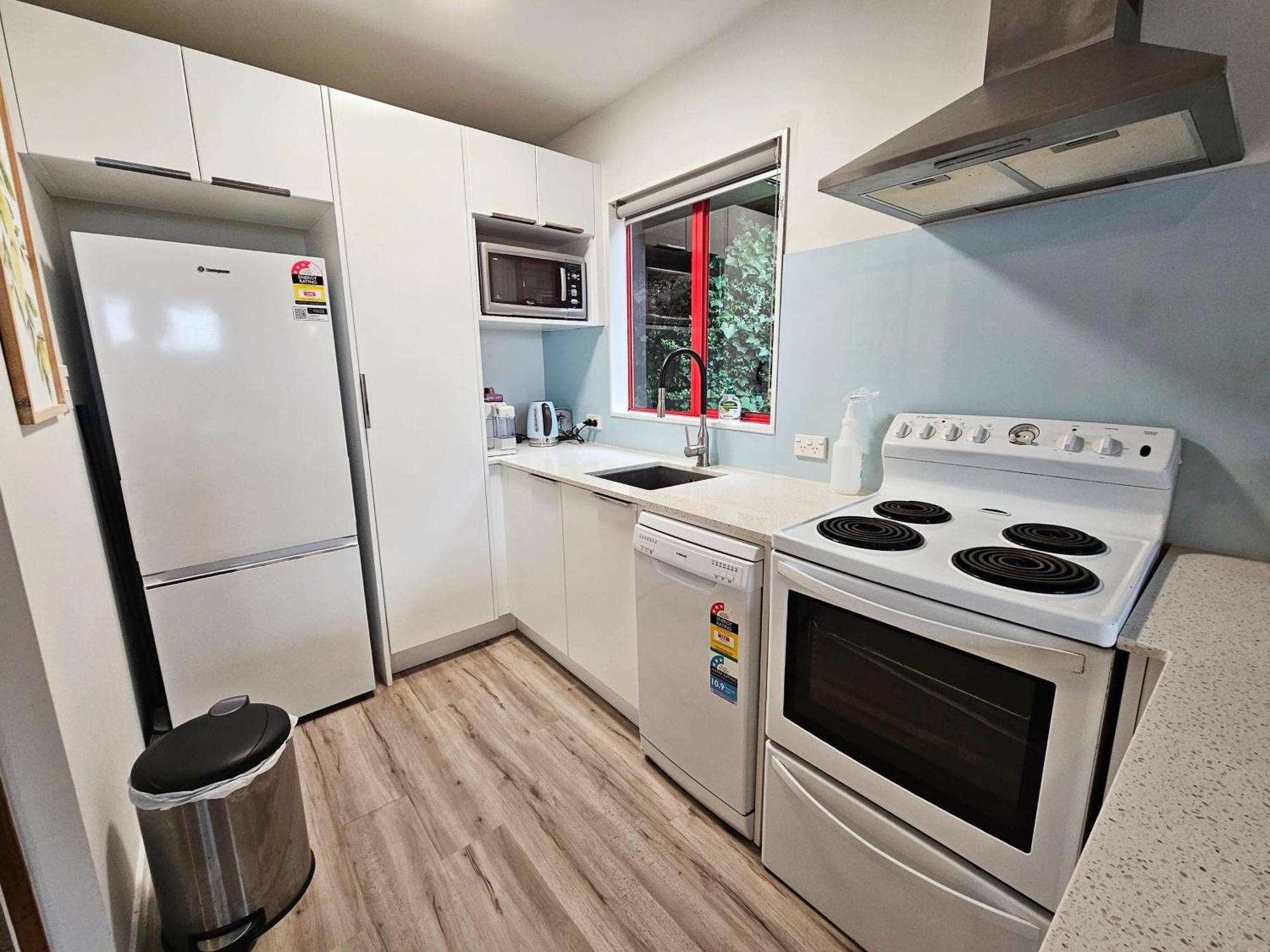 Apartment Two Bedrooms, Private With Garage, City Fringe Wellington