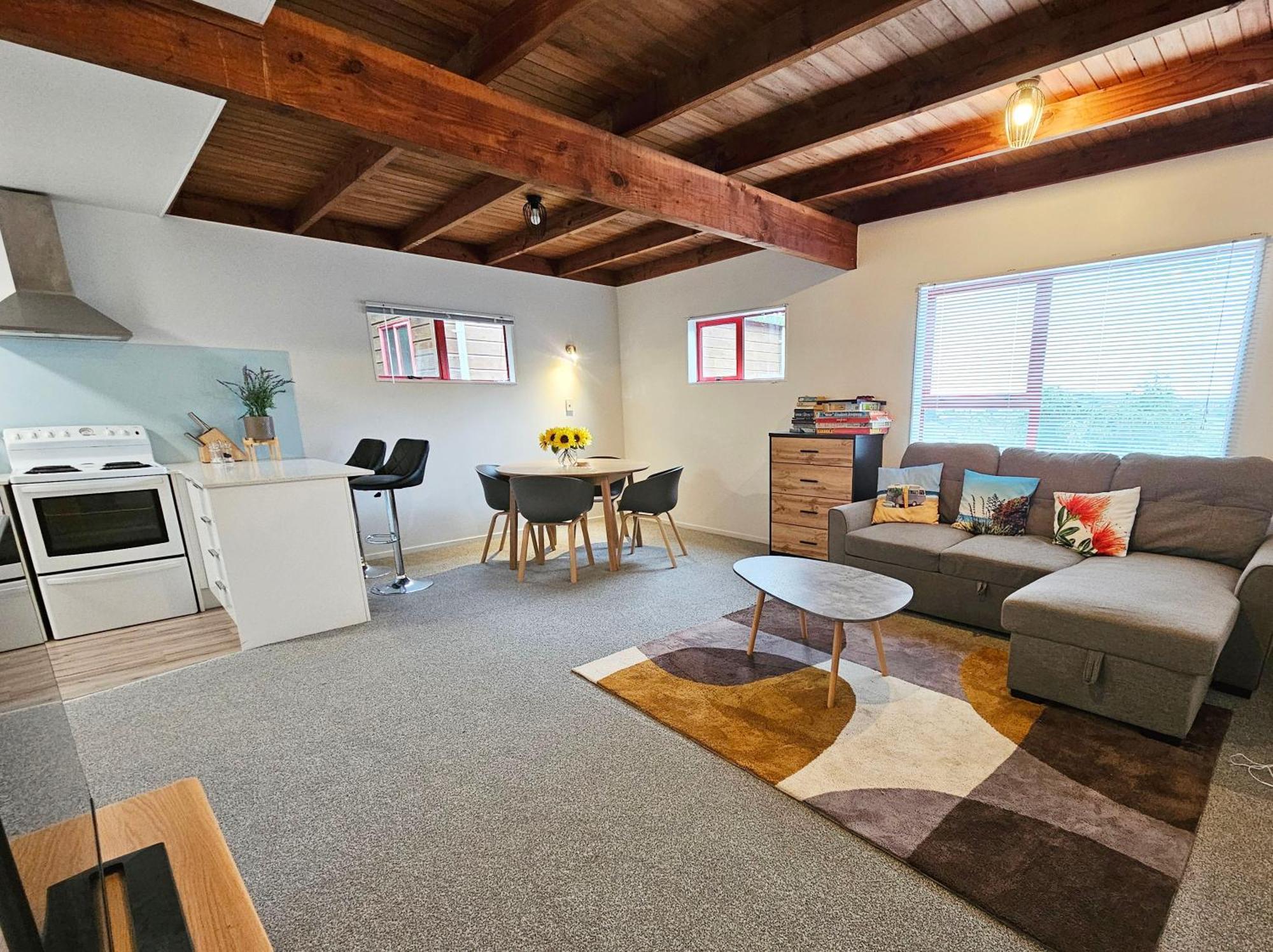 Apartment Two Bedrooms, Private With Garage, City Fringe
