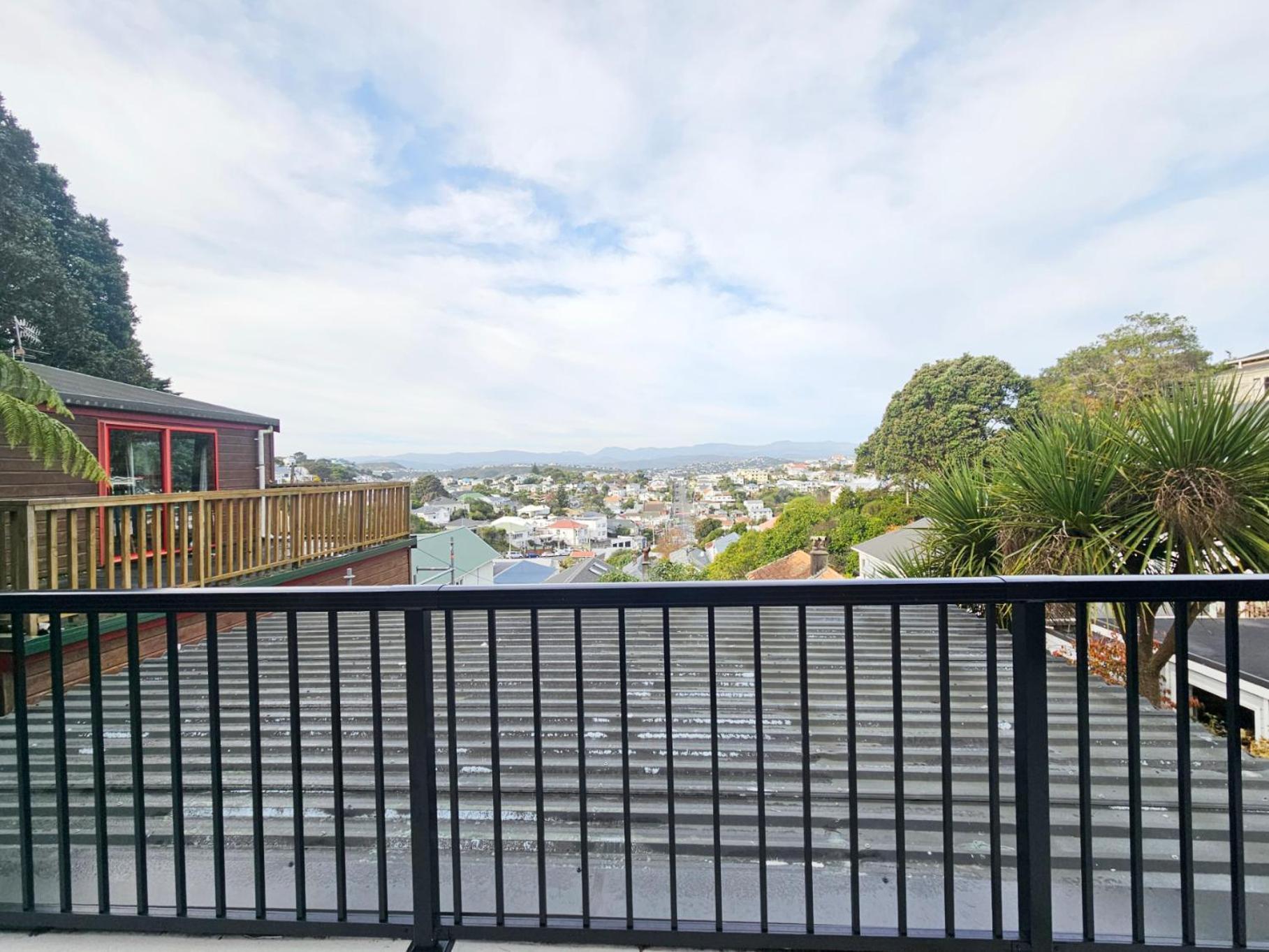 Apartment Two Bedrooms, Private With Garage, City Fringe *