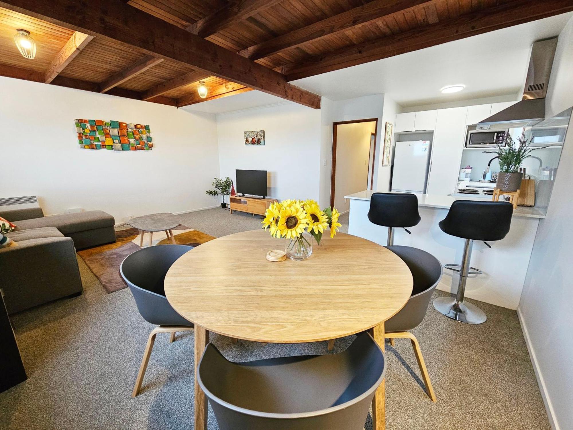 Two Bedrooms, Private With Garage, City Fringe Apartment Wellington