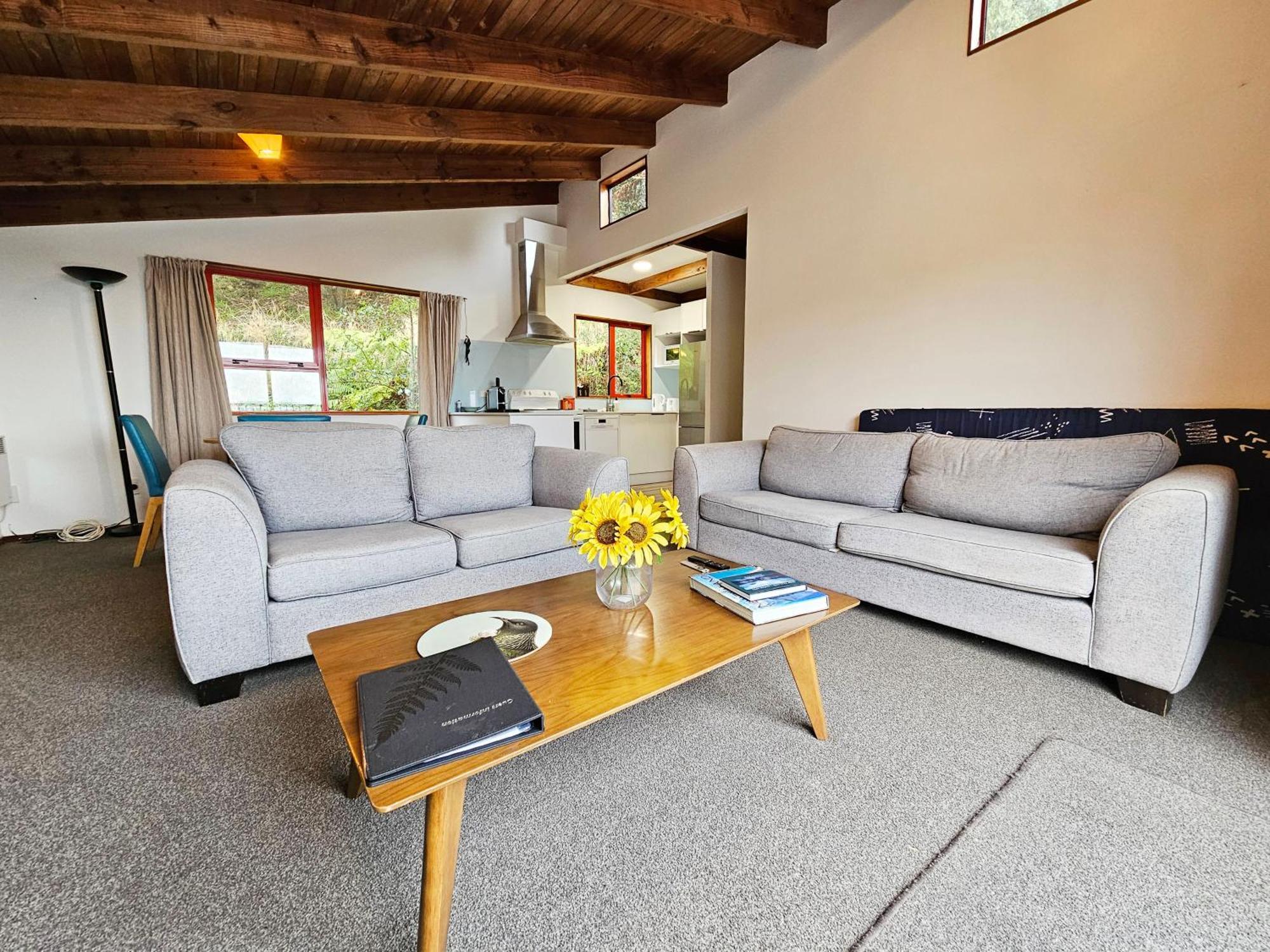 Two Bedrooms, Private With Garage, City Fringe Apartment Wellington