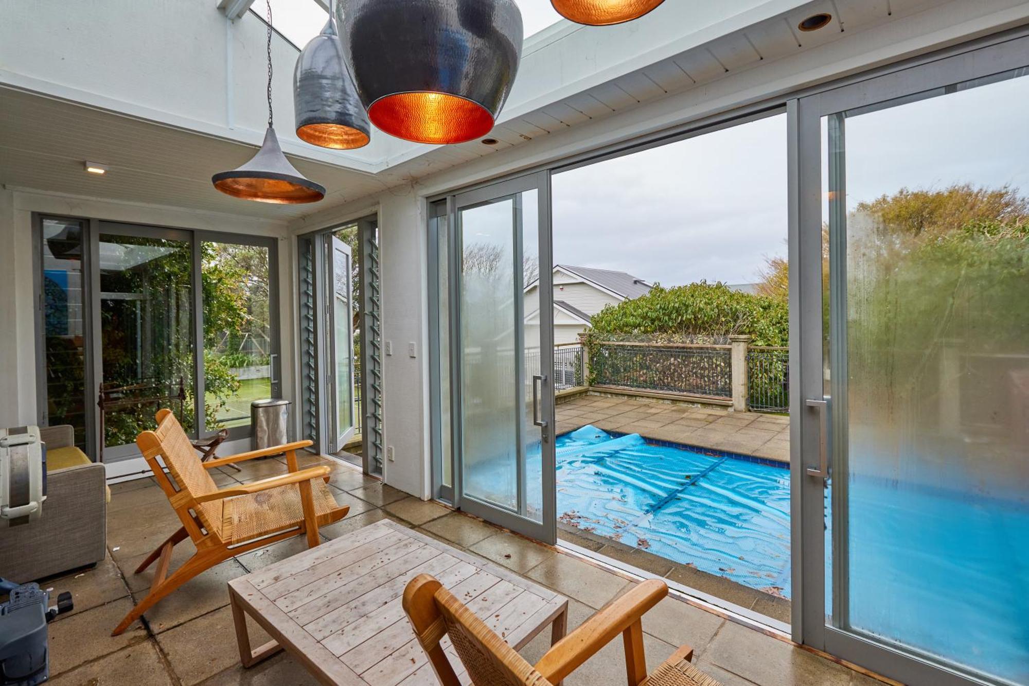 Holiday home With Hot Tub, Heated Pool & Tennis Court Wellington