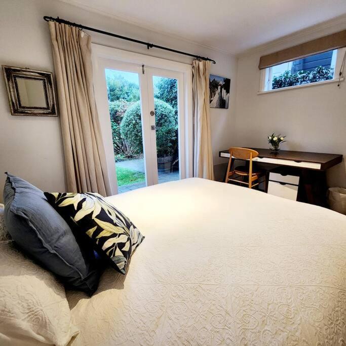 With Hot Tub, Heated Pool & Tennis Court Holiday home