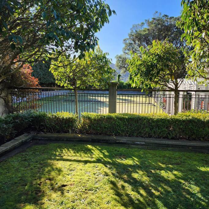 With Hot Tub, Heated Pool & Tennis Court Wellington