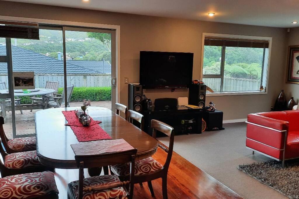 Stunning Modern House In Karori