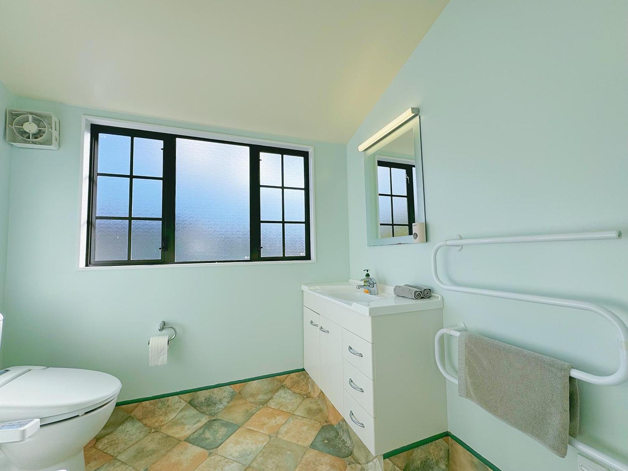 Sunny Family Retreat & Comforts