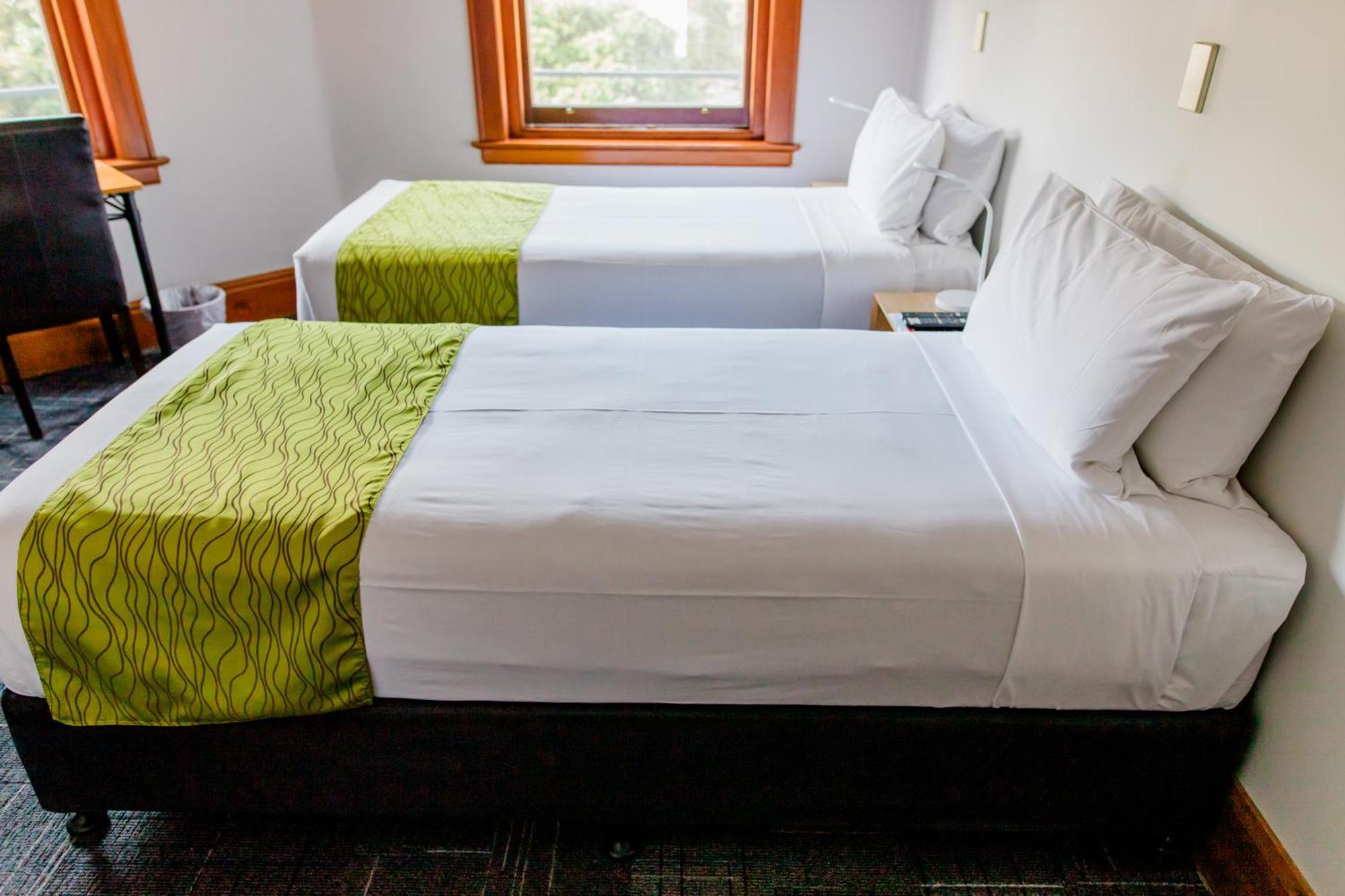Hostel The Cambridge & Backpackers *