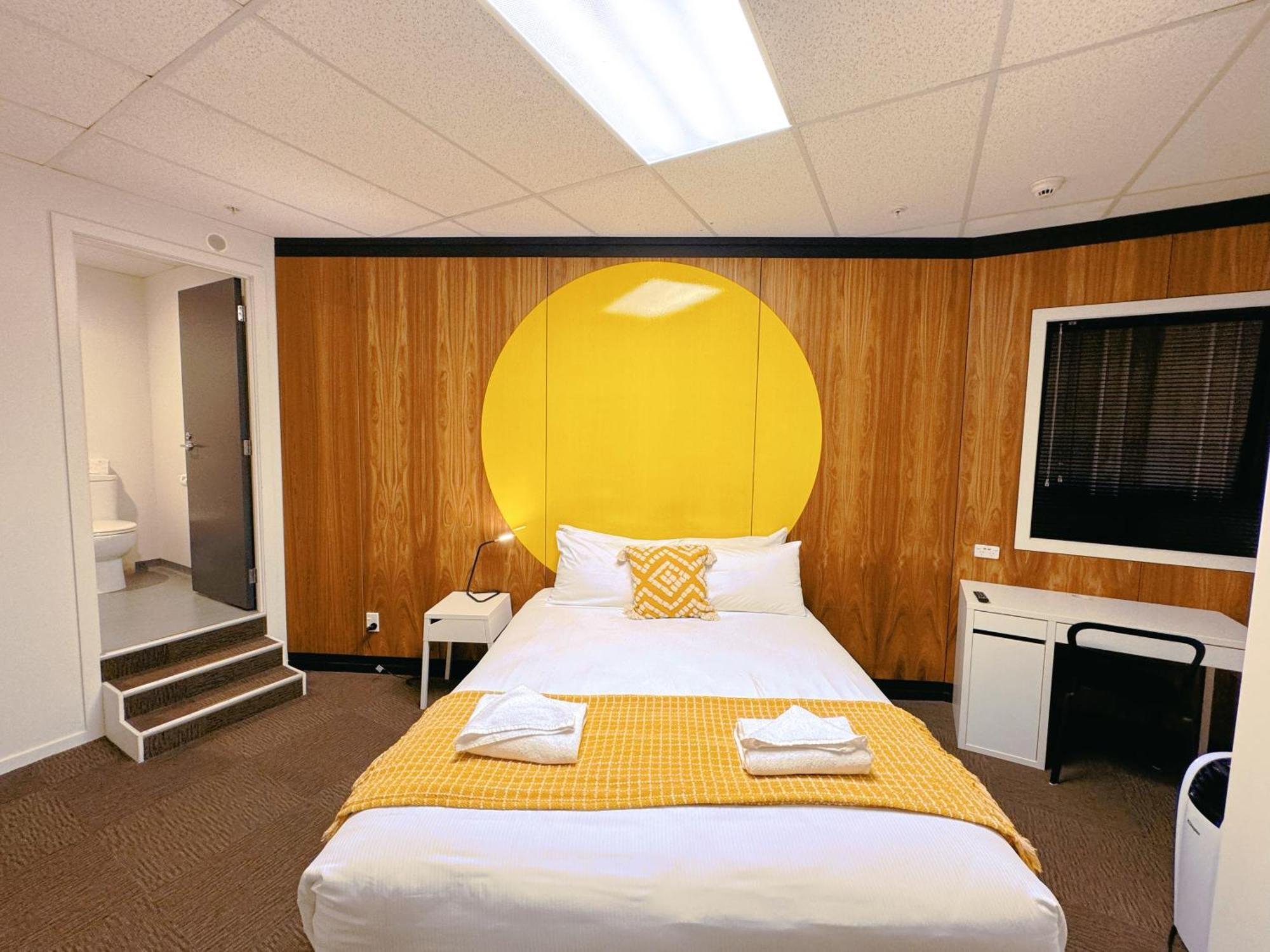 Wellington Hotel *