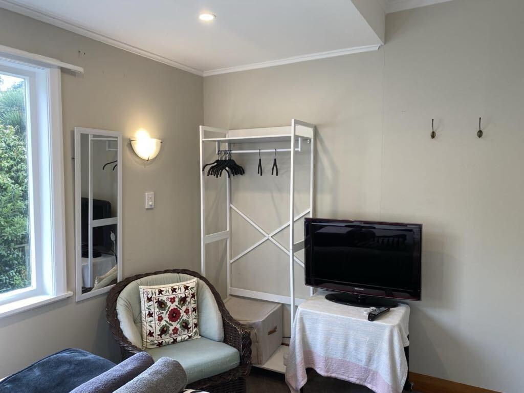 Double Bedroom * Wellington