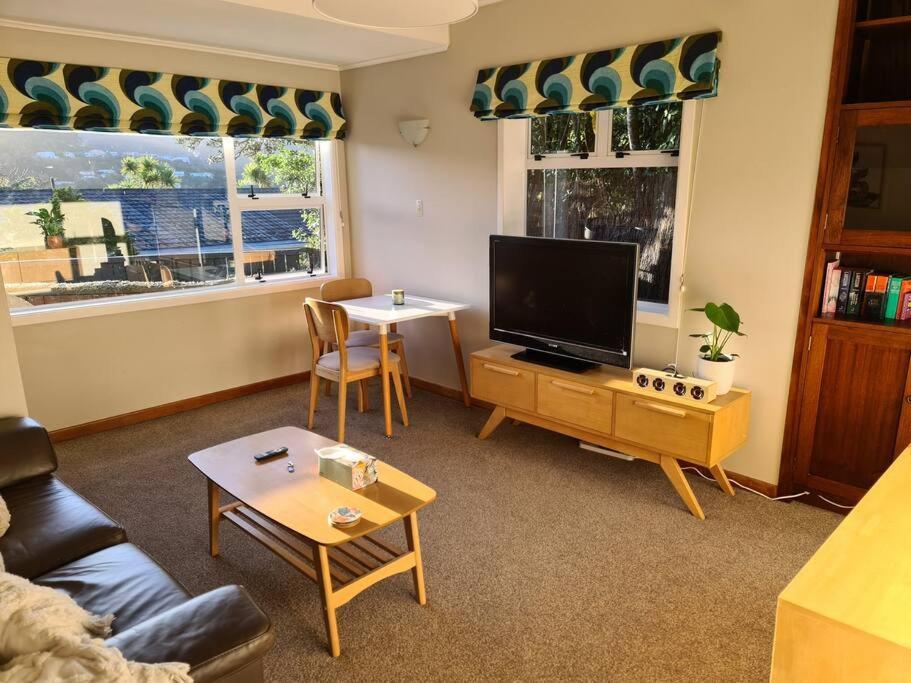 Apartment Sunny 1 Bedroom Flat With Parking *