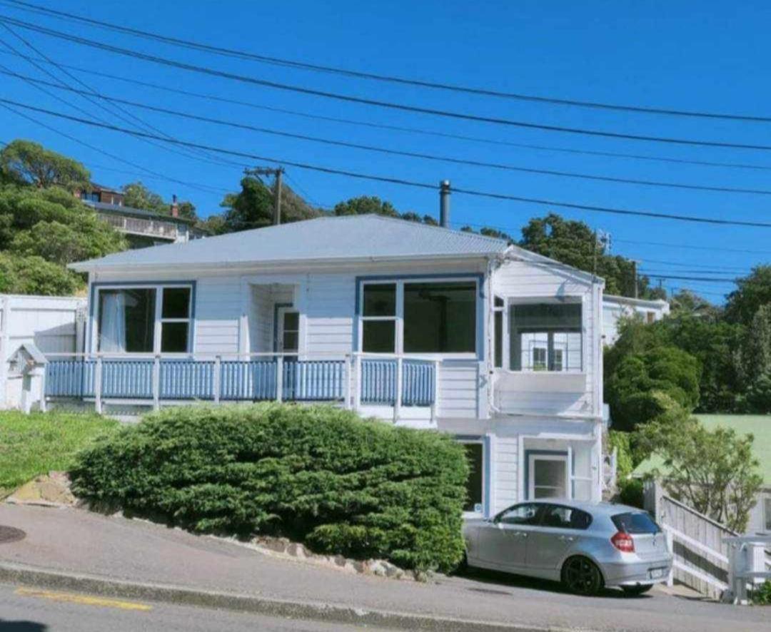 Hill View * Wellington