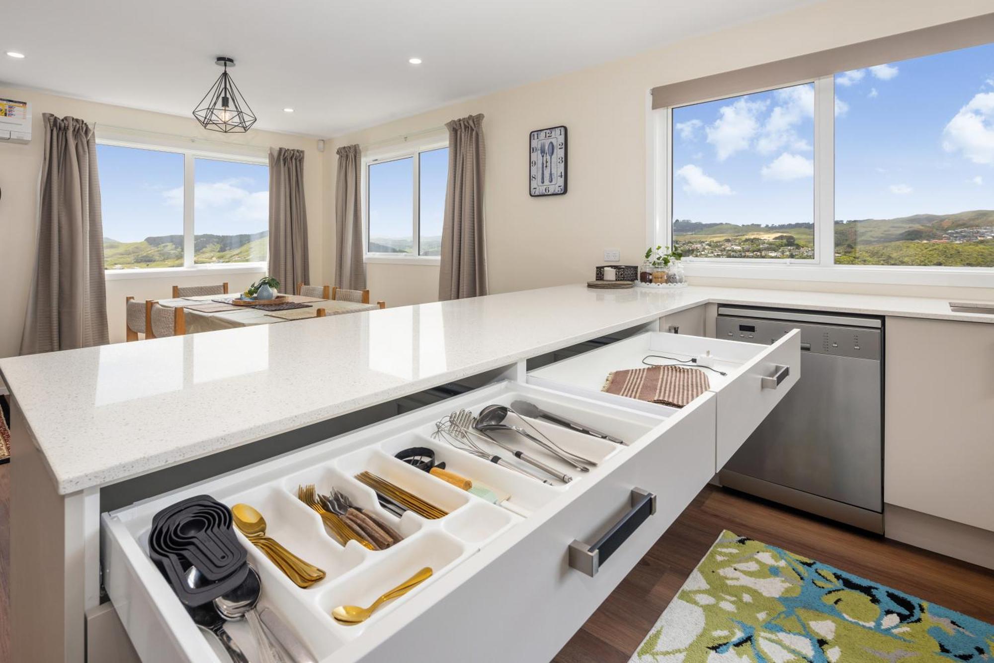 Stunning View, Privacy, Close To Ferry & Brand-new *