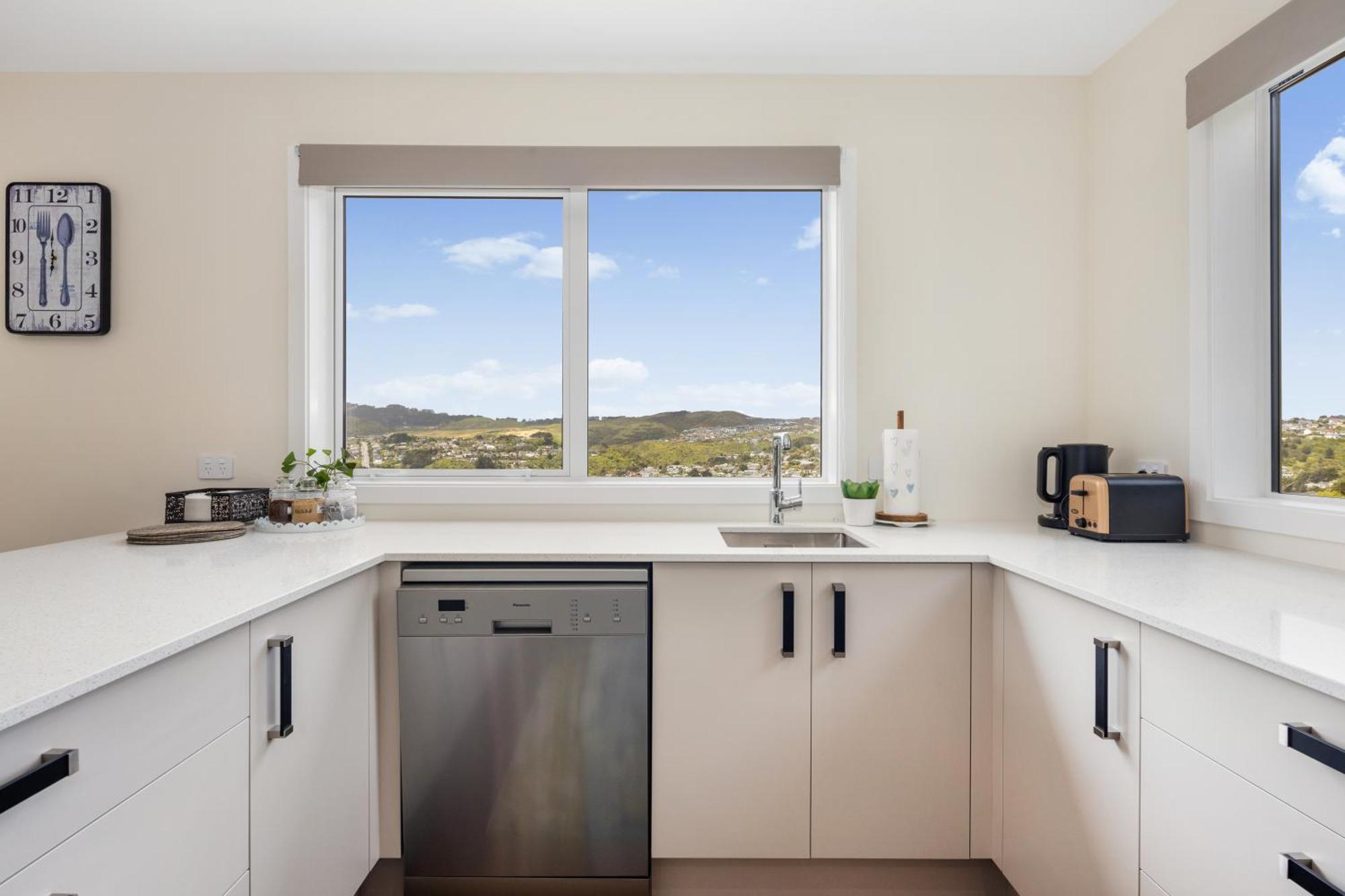 Stunning View, Privacy, Close To Ferry & Brand-new Holiday home