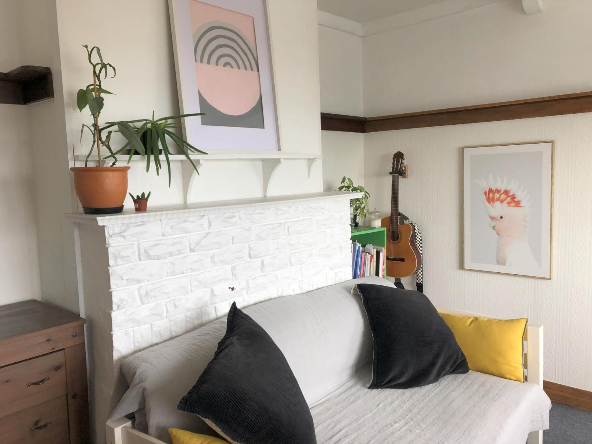 Apartment Seafront Haven In Island Bay With Deck, Outdoor Bath, And Parking Wellington