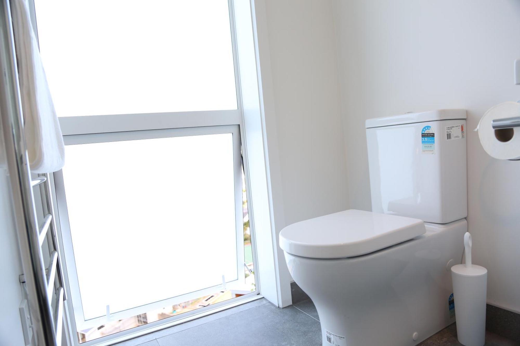Skyline Vista - Entirely New House With Luxe Views, Espresso, Netflix & Free Parking Holiday home