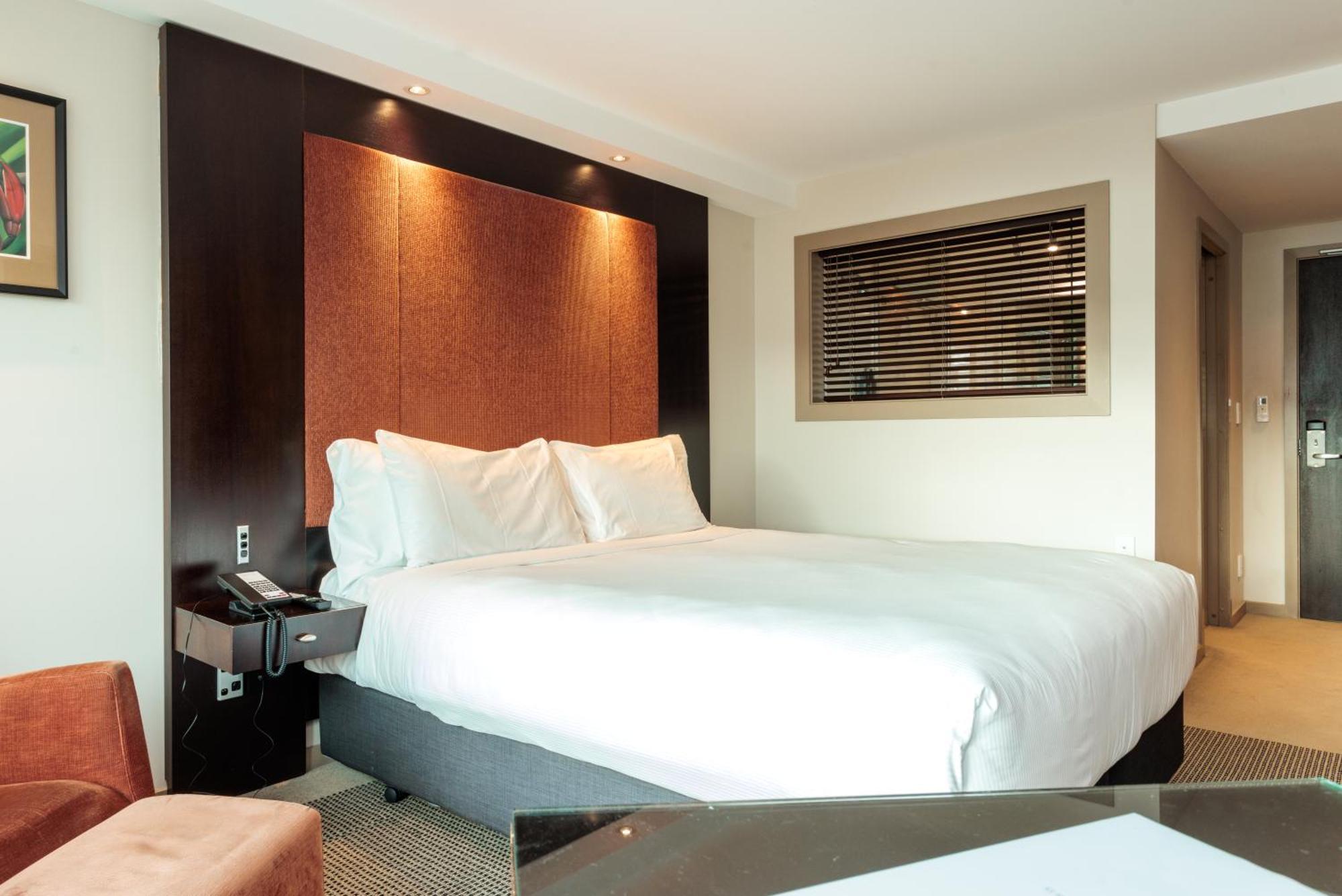 Hotel Copthorne Wellington, Oriental Bay 4*