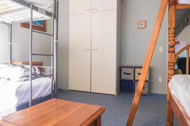 House Of Tawatawa Hostel *