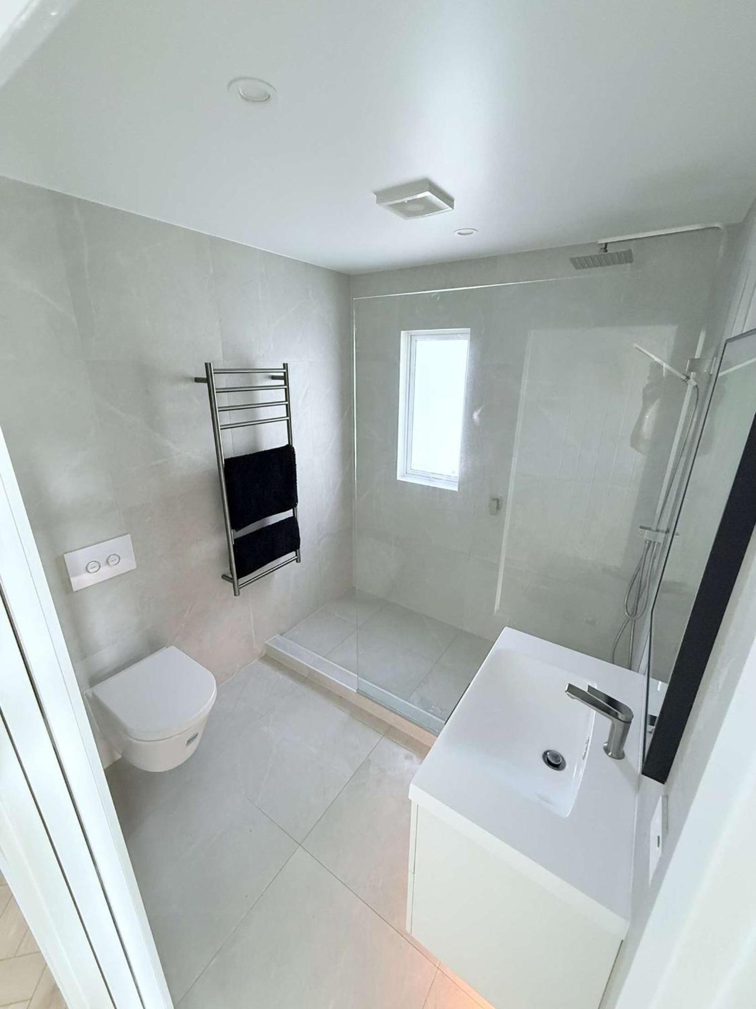 Karaka Bays Apartment *