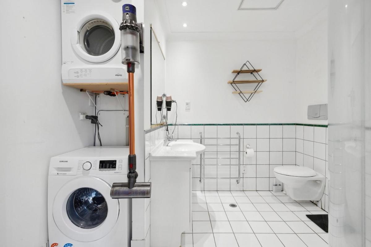 Spacious, 2 Bed, Retreat *