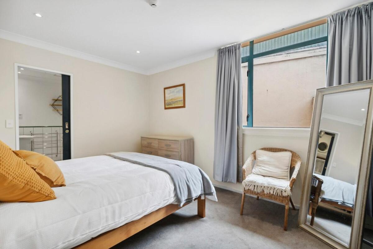 Spacious, 2 Bed, Retreat *