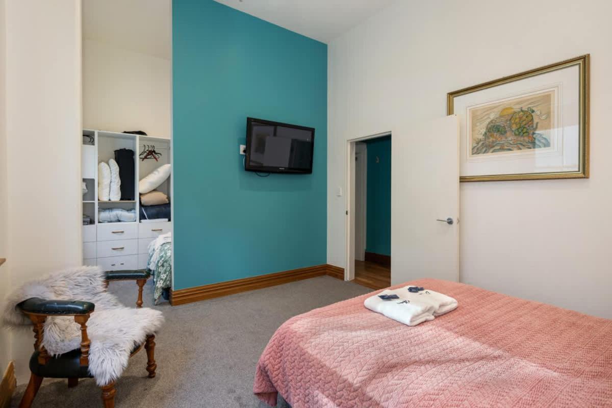 The Birds Nest - Loft Apartment Wellington